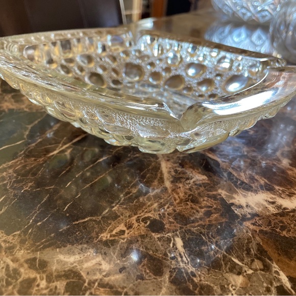 Mid century Lg bubble glass 8.5” Clear Glass ash tray. - Picture 6 of 6